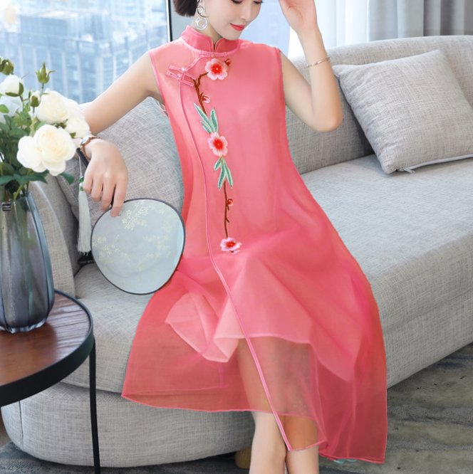 比旗袍还高级的中国风欧根纱连衣裙，优雅唯美，适合微胖70女人