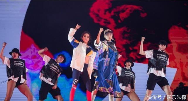 37岁蔡依林助阵李宇春演唱会太抢眼,身高差20cm依旧180既视感!