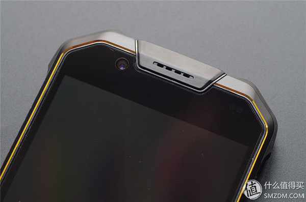 萝卜谈数码 篇二:大妈首发:摧毁一部手机有多难?三防手机MANN 8S不完全暴力测试