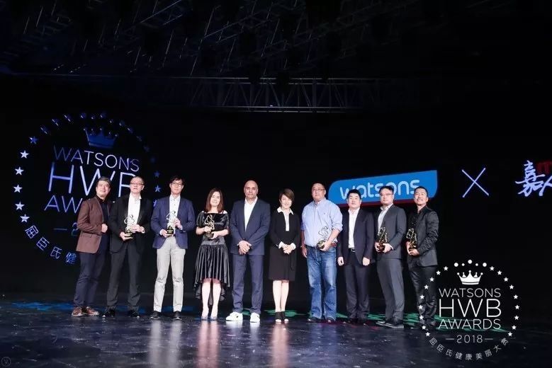 惊讶| 热Skr人的夏天，景甜居然用爽身粉当防晒?!