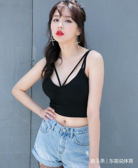 非常耐看的牛仔裤美女，小姐姐身材比例刚刚好！