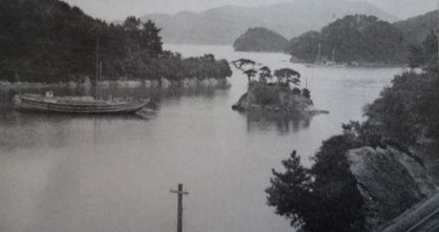  『胡适』私塾老师打逃课学生，却越打越逃，胡适母亲见了，直接给老师塞钱