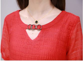 假如你是70后，建议多穿流氓裙+勾魂套装!上身高贵提气质超嫩美