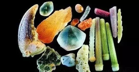 普通沙子放大300倍后是怎么样的?美丽的让人怀疑!