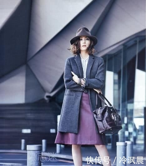 「神秘而」牛油果绿失宠了?今年流行“红提+蓝莓”,高端大气高級,还好显白