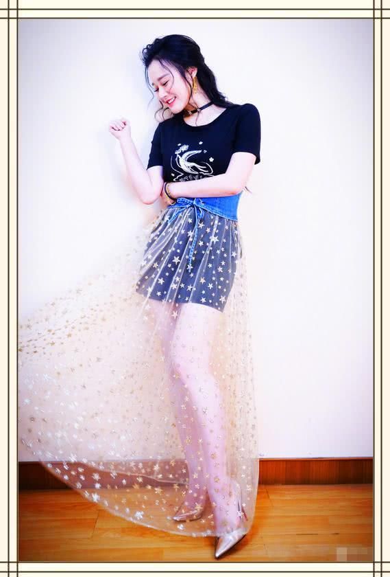 原以为冉莹颖属于肥胖界的，看到她这双腿，才明白邹市明多辛福