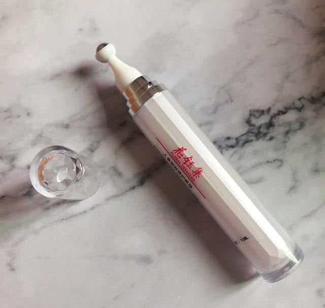  眼霜：再不抹眼霜你就老了！几款超好用的眼霜推荐！轻松抚平眼部细纹!
