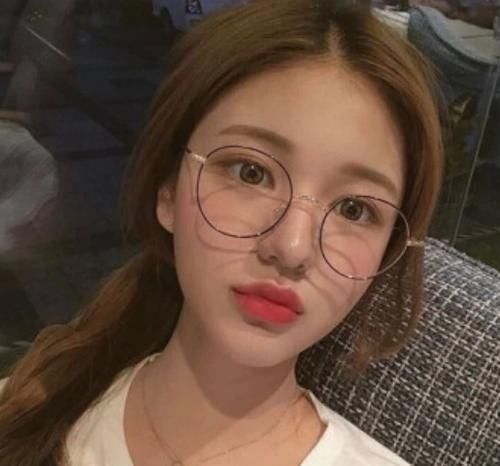  「如今」如今流行“圆框眼镜”00后要注意了，这3种类型的女生戴起来会很丑
