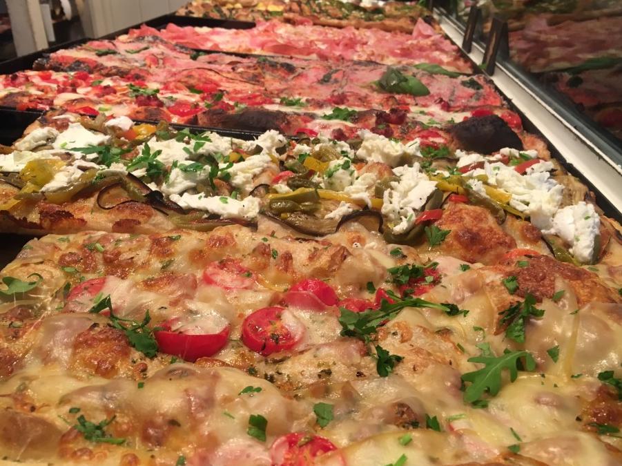 这个国家人口只有500多人，但看到该国女性后，游客：怪不得人少