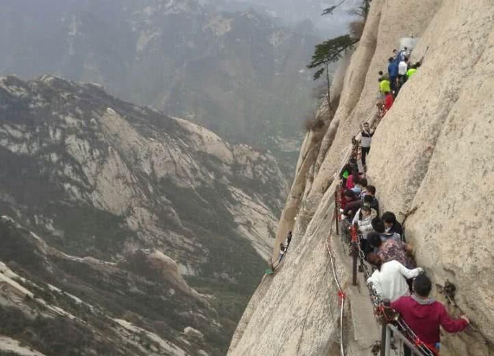 秋天来华山旅游,最好别去长空栈道!华山老导游告诉你真实情况