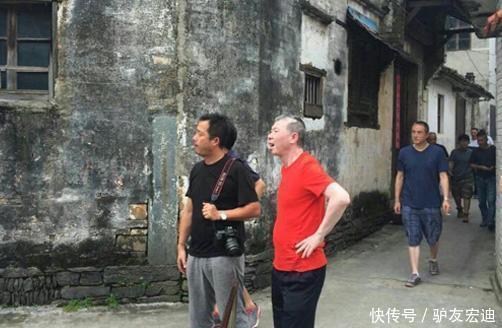 中国最美县城, 冯小刚两次来取景, 农家厕所太干净, 冯小刚很惊讶