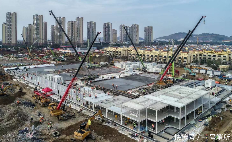  建起|中国用10天就建起一座火神山医院，外国网友被折服：只有中