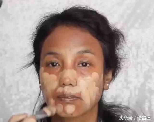 40多岁的环卫工阿姨第一次化妆，最后照镜子时她笑中带泪