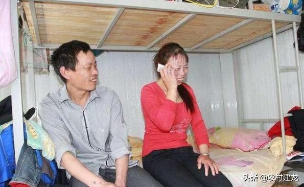 农民进城打工，越来越多农民工不愿意回到农村生活，到底是为啥呢