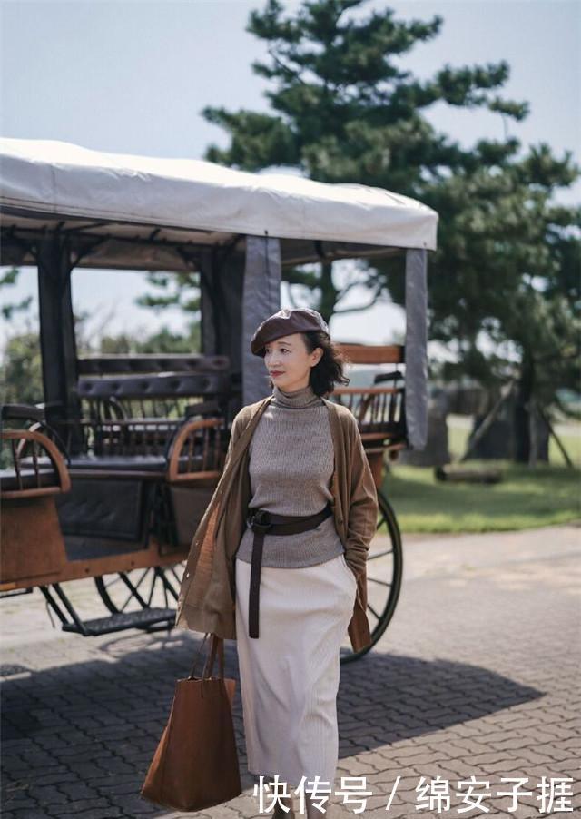  『三木』女人到了50岁别乱穿衣，跟着三木妈妈这样来穿，优雅知性还减龄