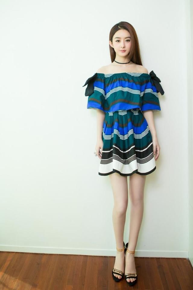 42岁林心如穿1万6礼服同框苏有朋,偏偏撞上赵丽颖,立马看出差距