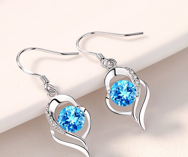 「 形象」测试你在别人心中的形象，心理学：选一副你第一眼相中的耳环