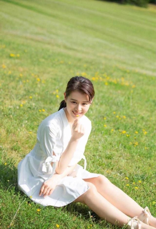 胡杏儿就喜欢你这范儿,晋升为妈咪后,越来越会穿了