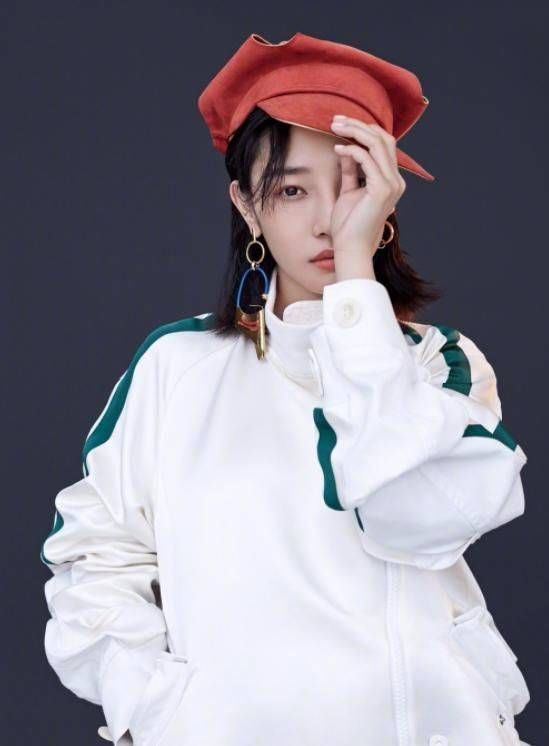 几日不见，白百何瘦成一道闪电，网友:拍戏也忒累了吧!