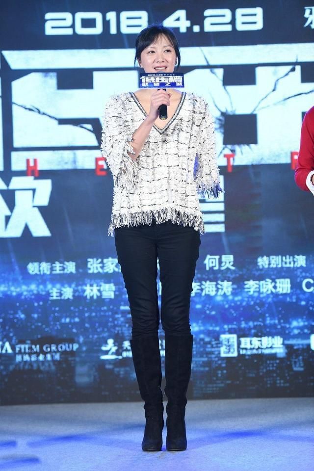 岁月是把美容刀，徐静蕾早年照片土掉渣！