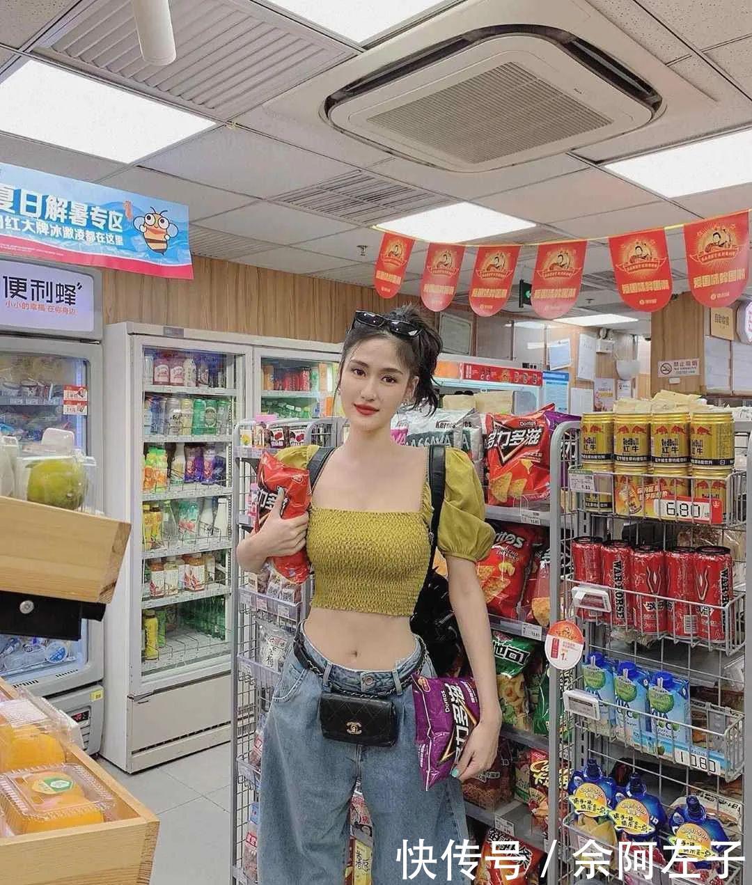  #就要#“穿大不穿小”out！现在就要这么穿，显腰细显腿长！