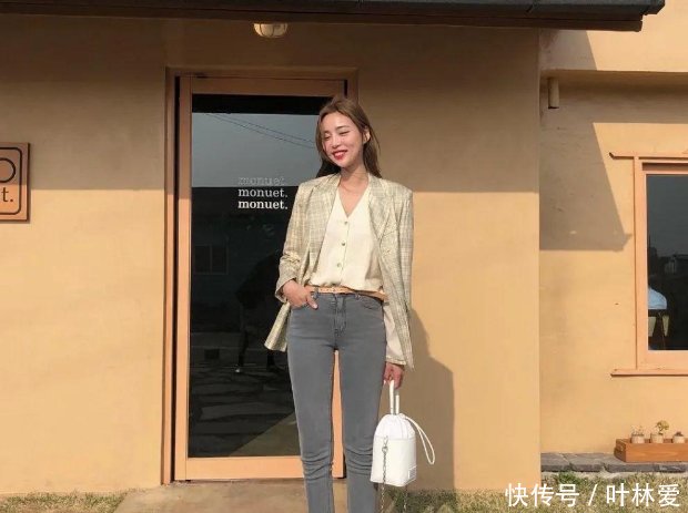 『白鞋』穿什么小白鞋今年“鞋王”是它,搭裙子、裤子超时髦,还不累脚