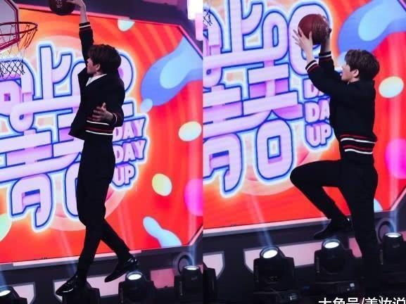 蔡徐坤居然撞衫徐峥, 同为“顶级流量”, 这个C位好难选!