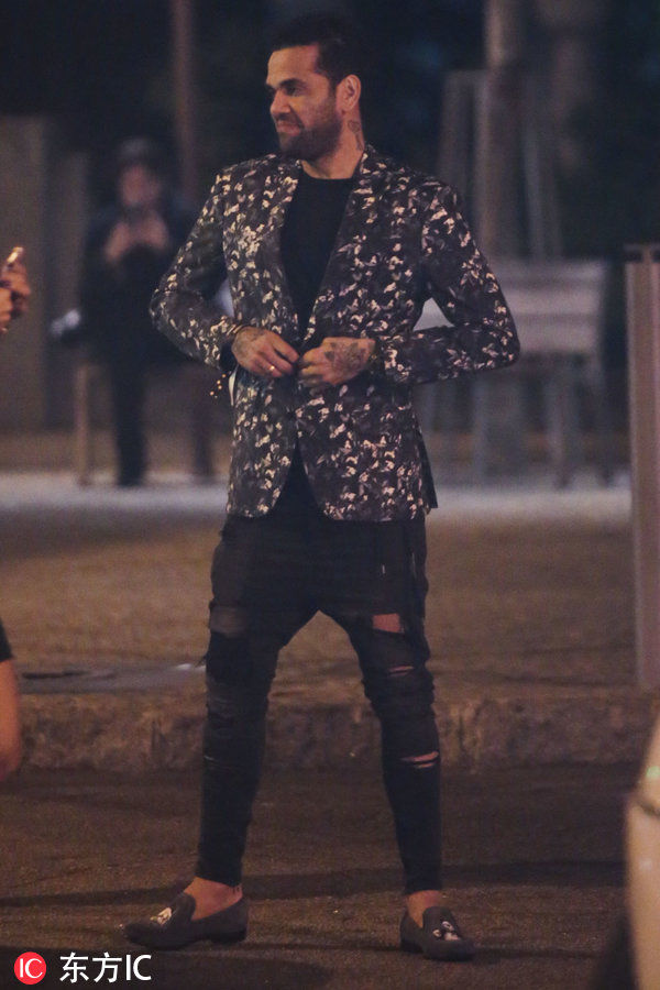 阿尔维斯 别告诉我这就是你翻乱衣橱整出来的时尚搭配?