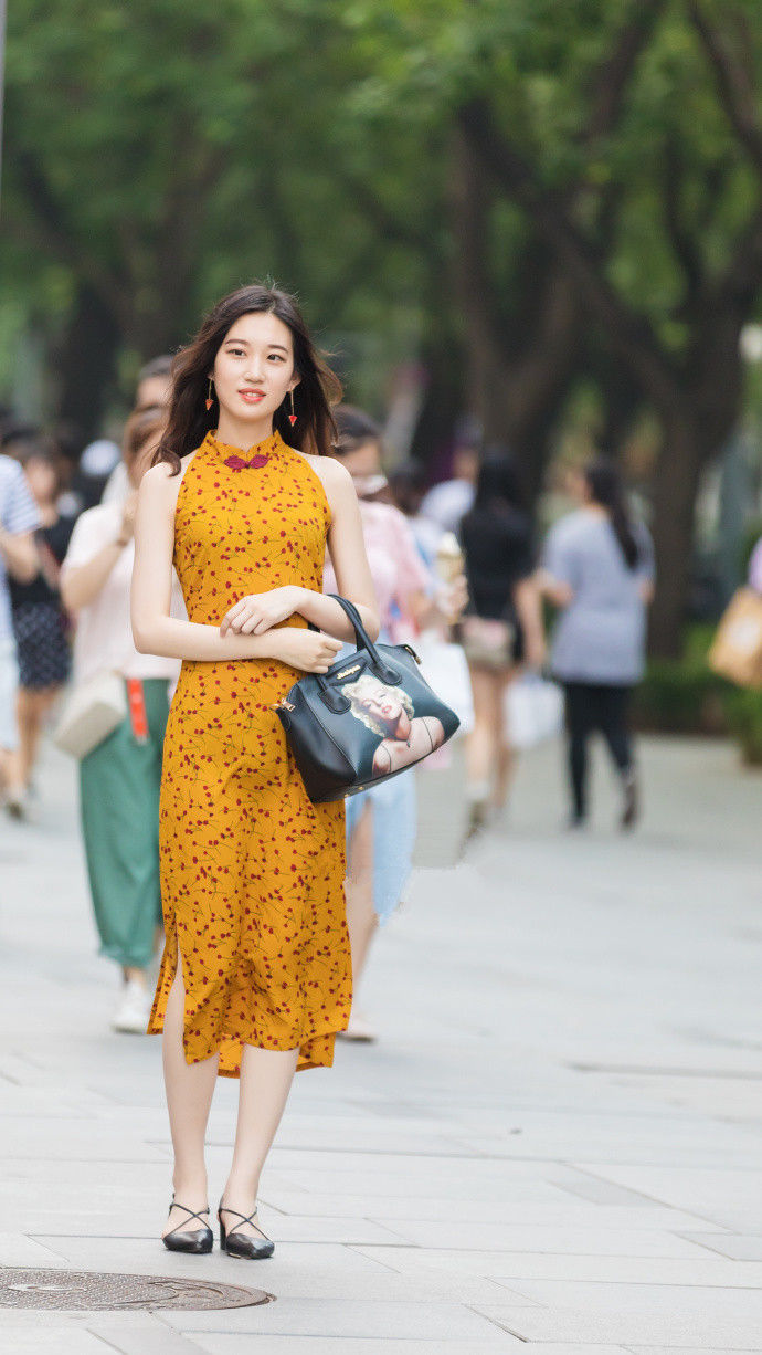 北京街拍，气质真的很重要，这么搭让你魅力十足!