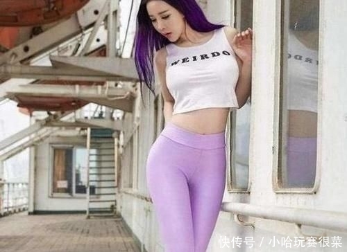  『美女』街拍：精致优雅的打底裤美女，呈现最美身姿，展现女人靓丽姿态！