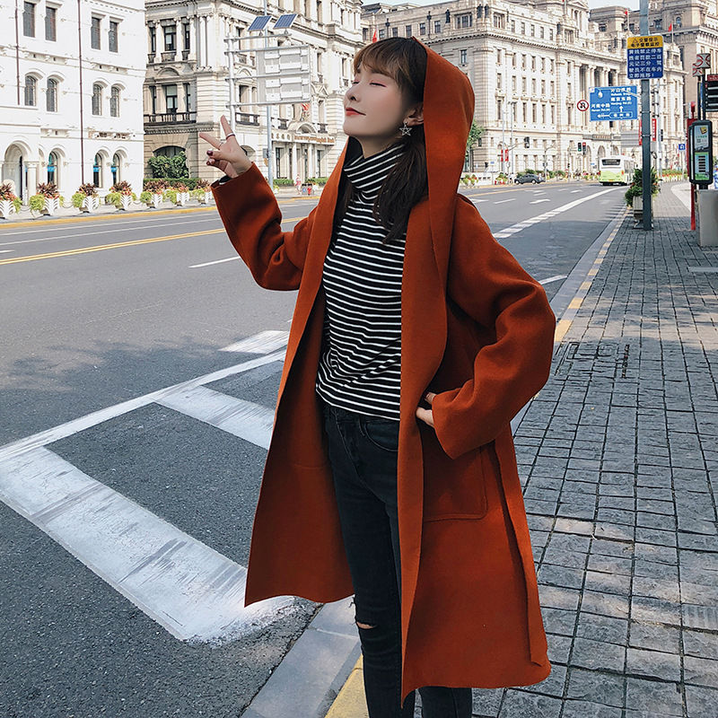 今年流行的毛呢大衣是这样的，简单大方又好搭