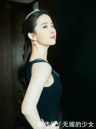 6位“戴皇冠”的女星，陈乔恩暗黑系、唐嫣神秘，但都输给了热巴