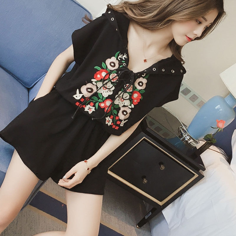 现在的美女真会穿,冰肌玉骨,性感不露真心美,迷的男人神魂颠倒