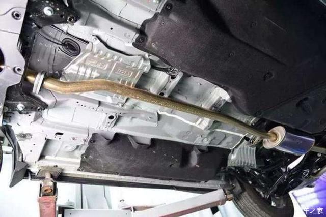  【独立悬挂】您的爱车表面上光鲜亮丽，但是您看不到的地方车企们省了很多钱