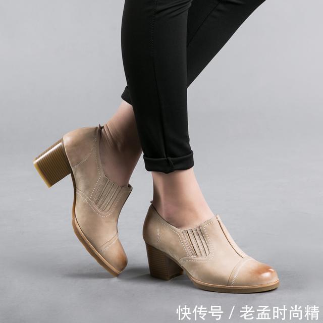  「减少」高鞋跟减少身高差，只为多靠近你一点点！