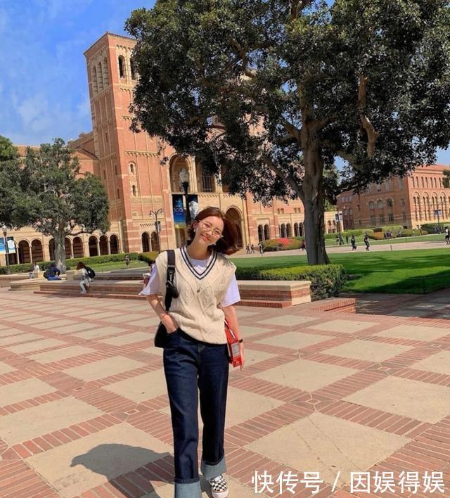  「学院风」早春穿什么？一件针织背心可穿出多种风格，教你get初春时尚潮流