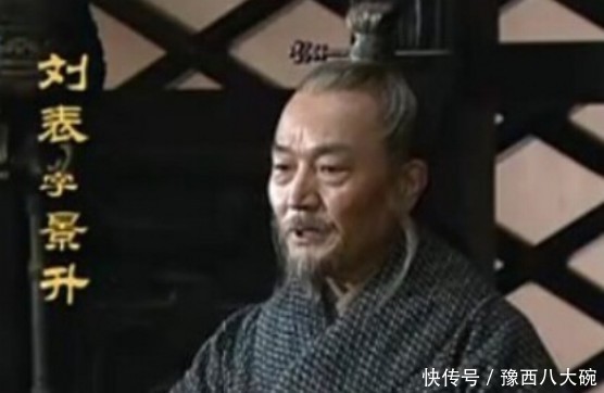「孔融」四岁让梨的孔融,令刘备曹操都恭恭敬敬,他当时的地位有多高?