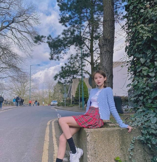  [蓝色]“初恋系女孩”造型正流行!掌握穿搭重点,再厌世都能变甜美
