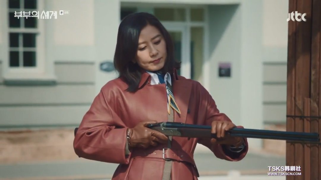 「福斯特医生」韩国当下最热门韩剧《夫妻的世界》:人妻的复仇,从不是容易的“爽剧”