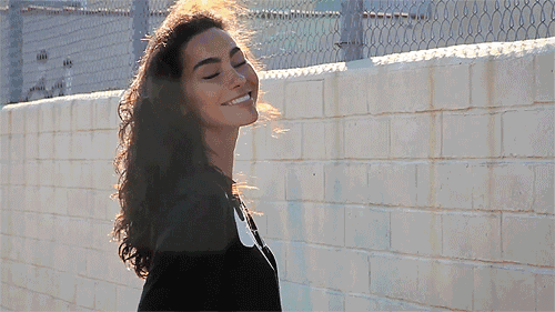 不爱穿Bra和裤子的潮流女神，让人看了就血脉喷张!