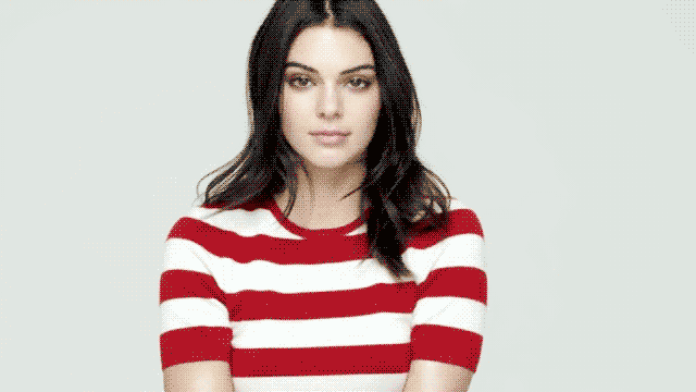 宋佳这气质连女人看了也会心动，学会穿红色美的就是不一样