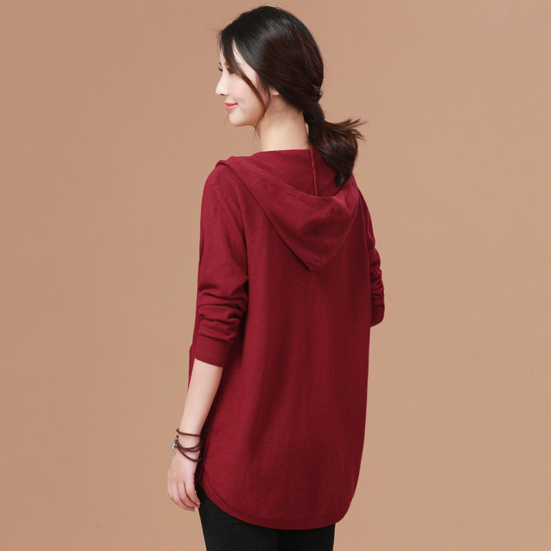 女人个矮不用慌!选对衣服是关键，建议穿短款外套+长裤，真高挑