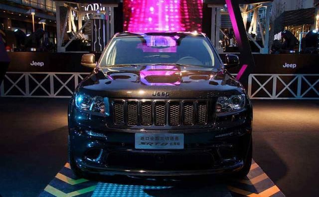 拆卸痕迹@45万买辆V8+6.4L的Jeep大切诺基SRT还值吗?