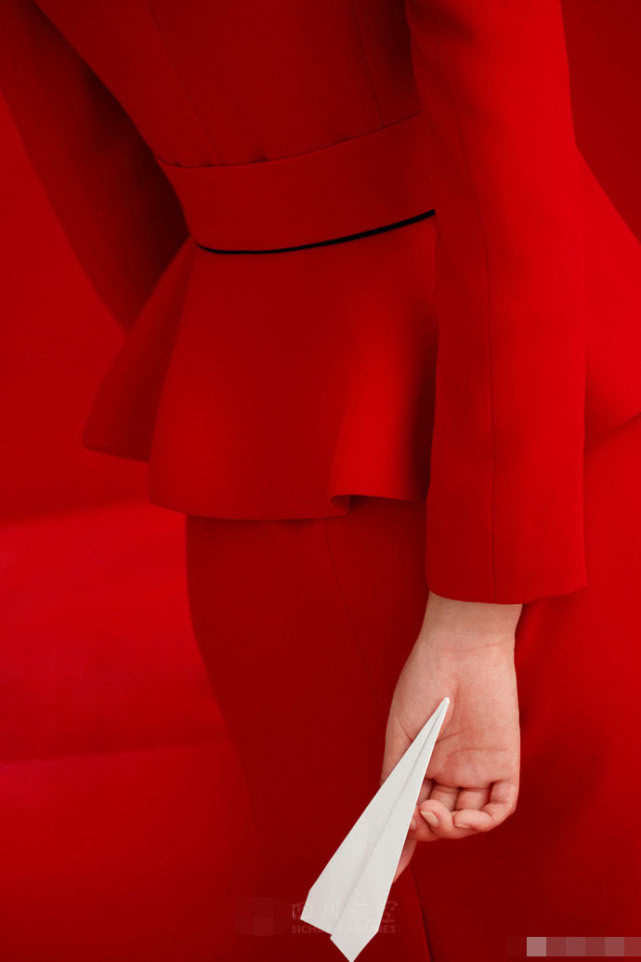 川航空乘小姐姐第7代制服定妆照出炉，美翻全场，网友：恍恍惚惚