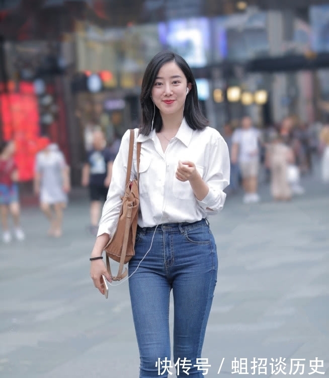  清爽|选择清爽干练的牛仔裤穿搭，让你轻松应对初夏，秀出想要的美