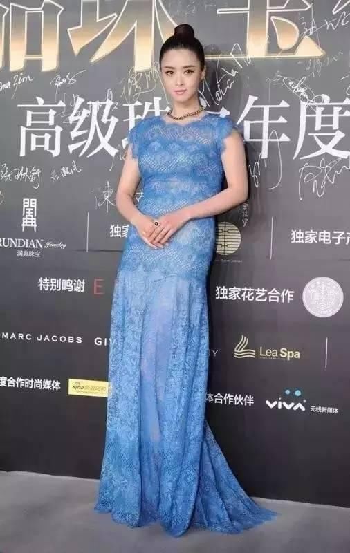 蒋欣亲身试验，微胖大胸妹纸怎么穿才是对的?!