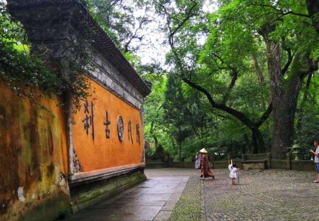 国内“零差评”5A景区，清幽古朴像一首诗，住宿一晚25元