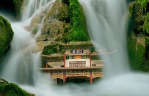 湖北一特殊县，距离武汉比到西安远三倍，旅游产业全靠陕西人支撑