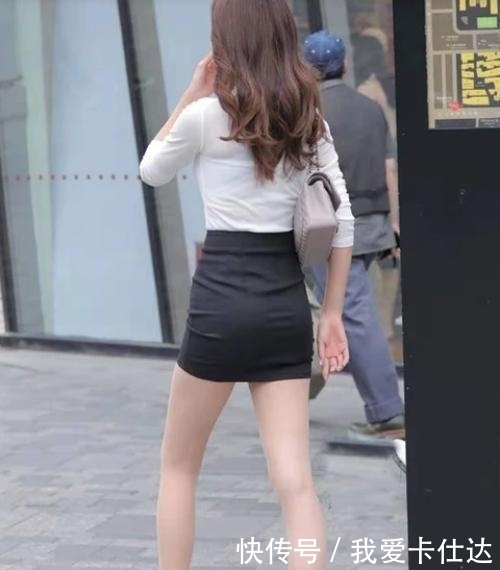 『蓝色』街拍:一条蓝色吊带连衣裙,彰显独立,绽放东方美女曼妙身姿迷人