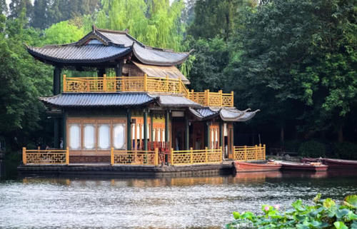 中国唯一一座以道士名字命名的城市，上千年未曾改名，是你家乡吗